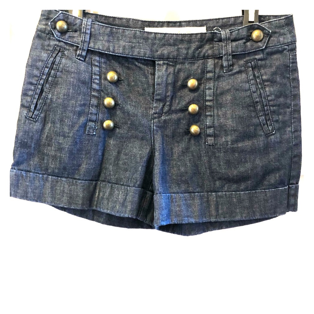 Daughters of the liberation Women’s shorts